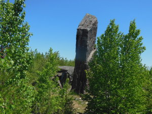 Minnesota Hike magnetic rock trail